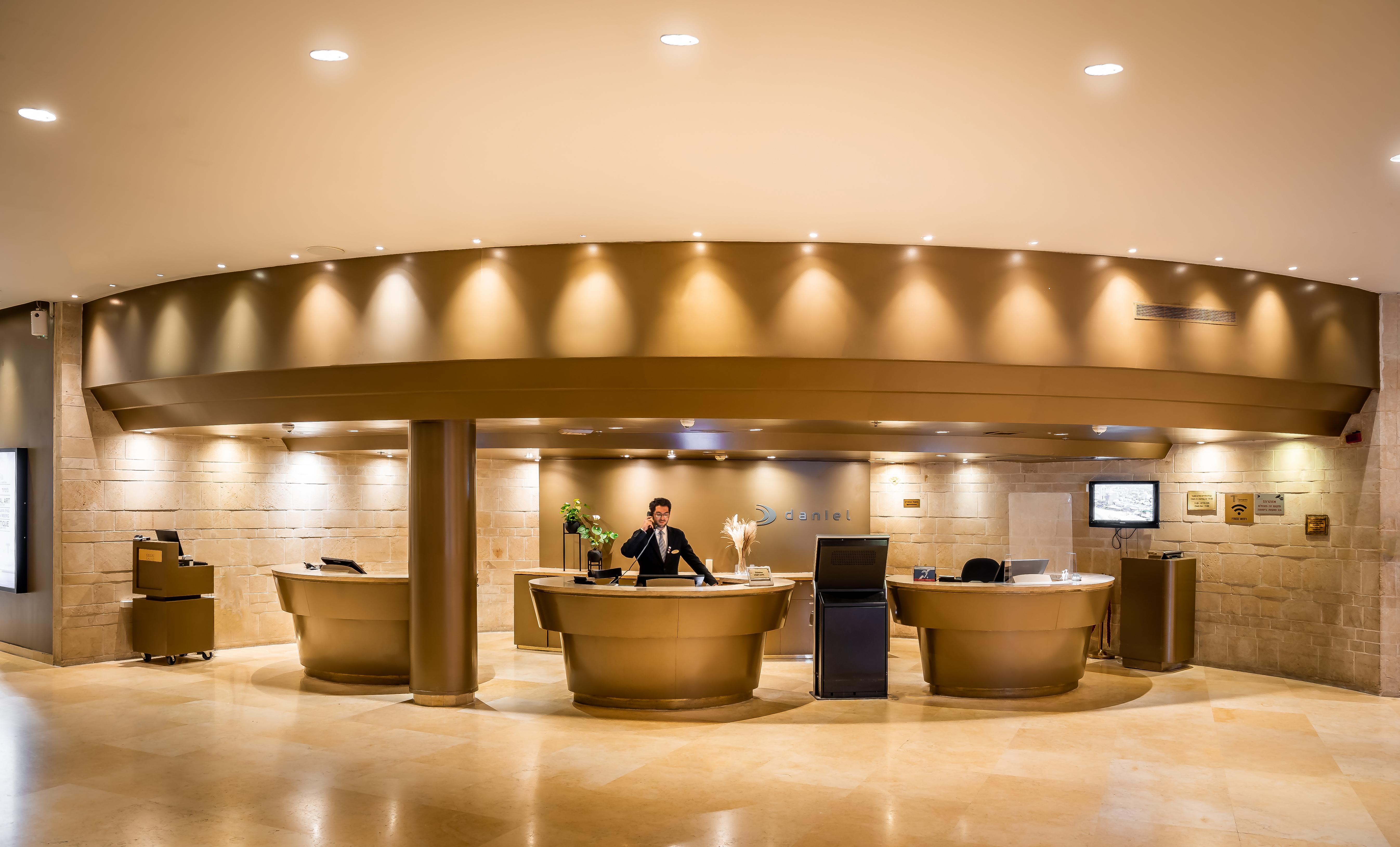 Daniel Herzliya Hotel Εξωτερικό φωτογραφία The lobby of the hotel