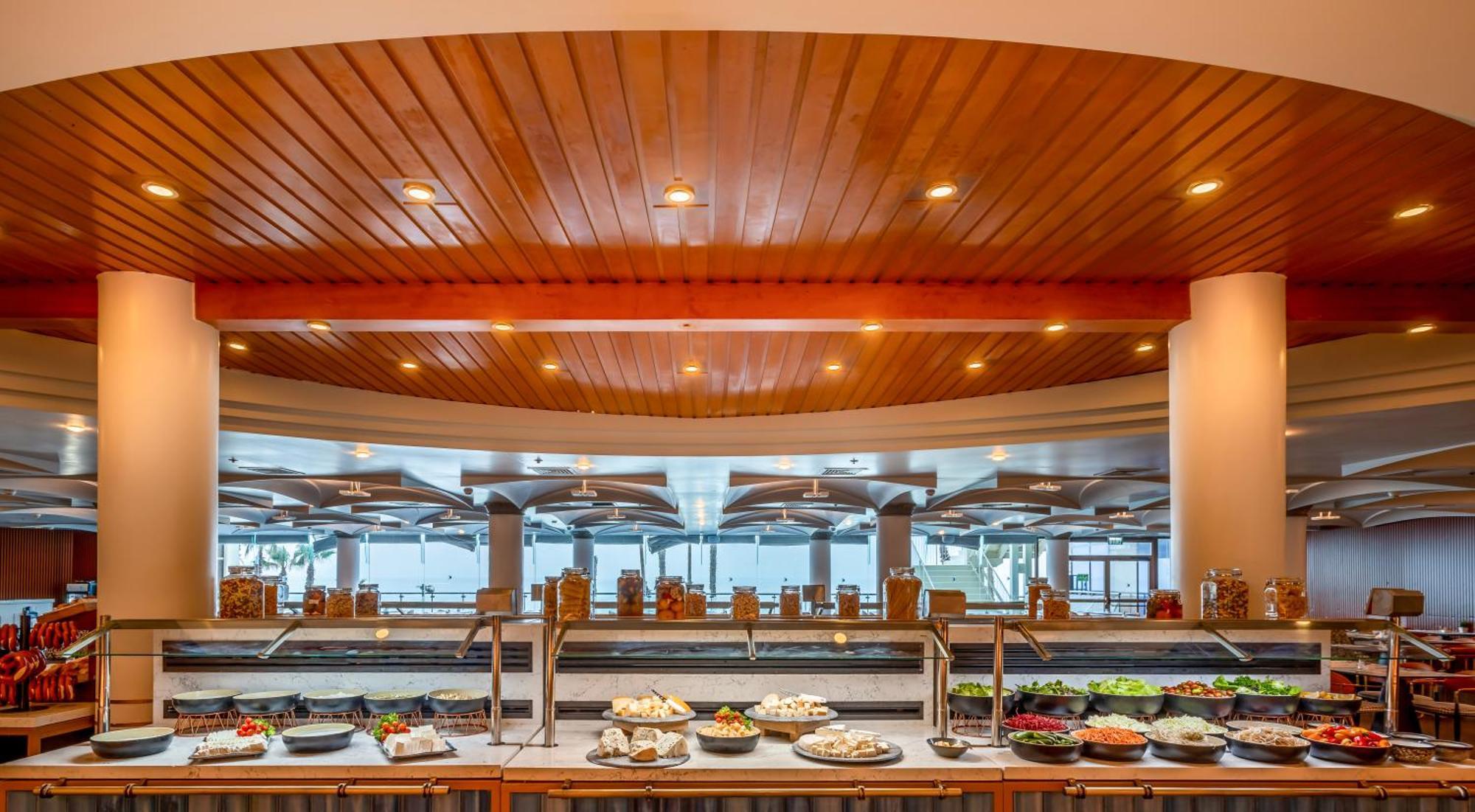 Daniel Herzliya Hotel Εξωτερικό φωτογραφία The buffet at the hotel