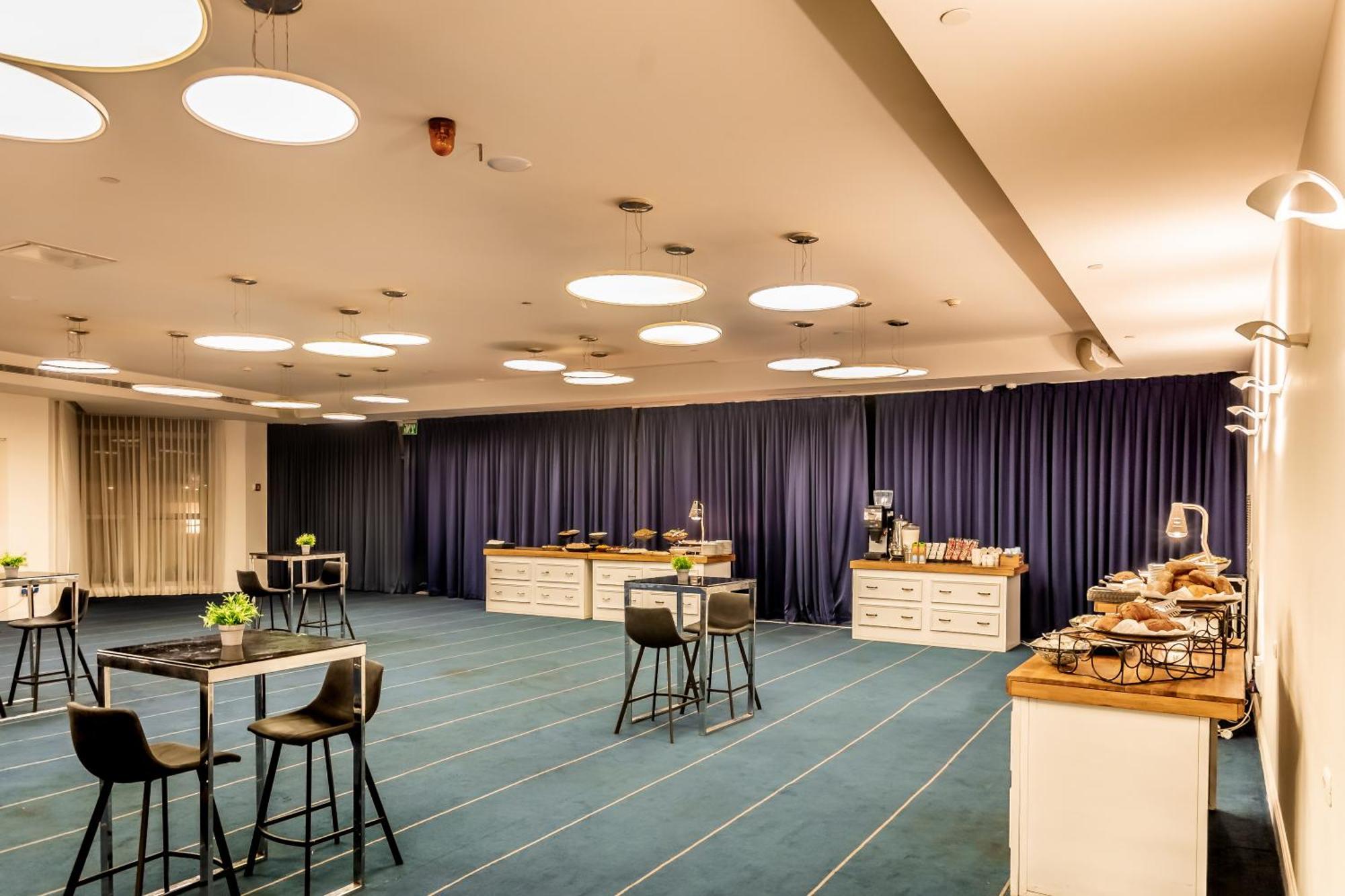 Daniel Herzliya Hotel Εξωτερικό φωτογραφία The Blue Room