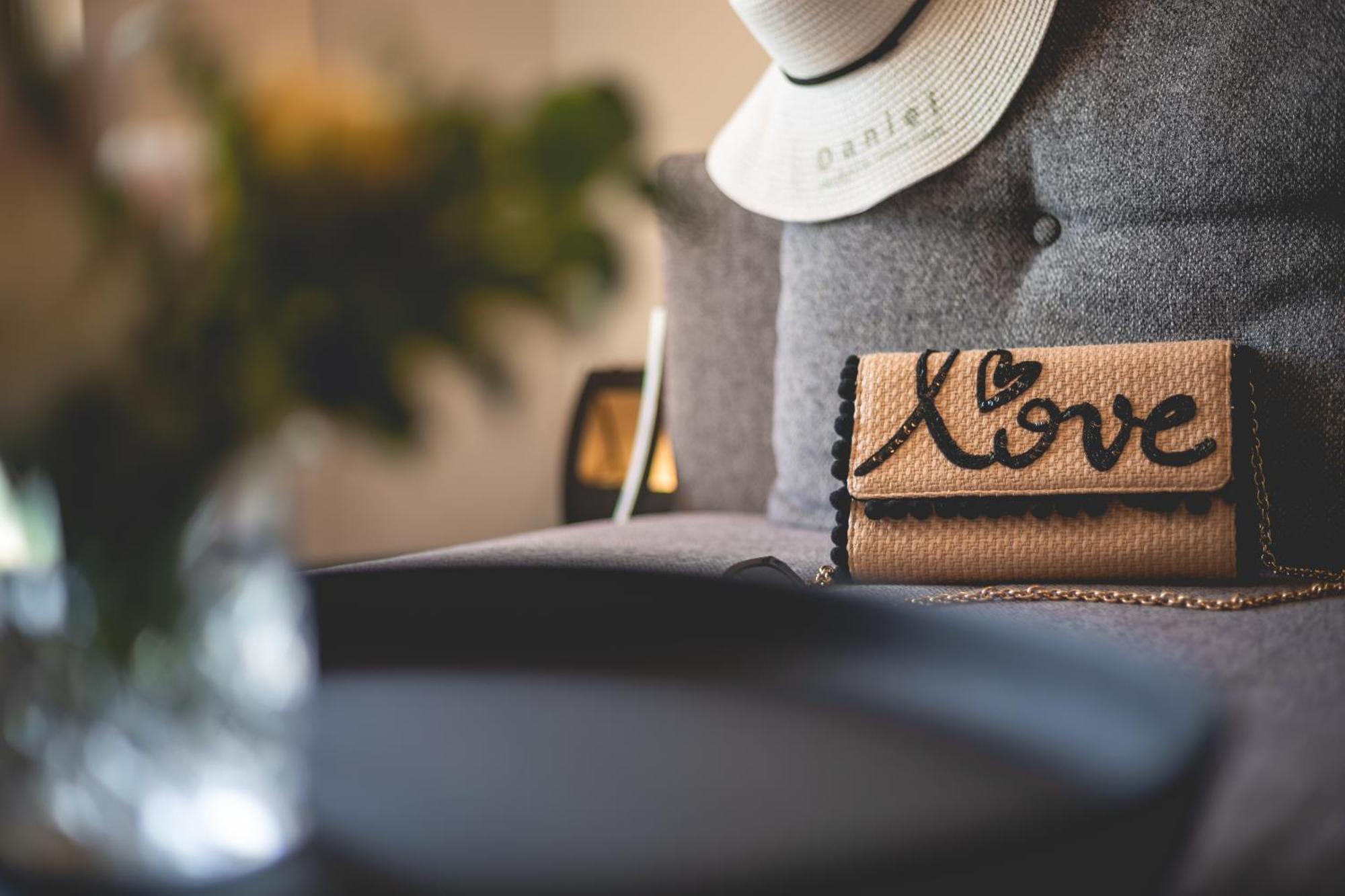 Daniel Herzliya Hotel Εξωτερικό φωτογραφία A Loewe bag