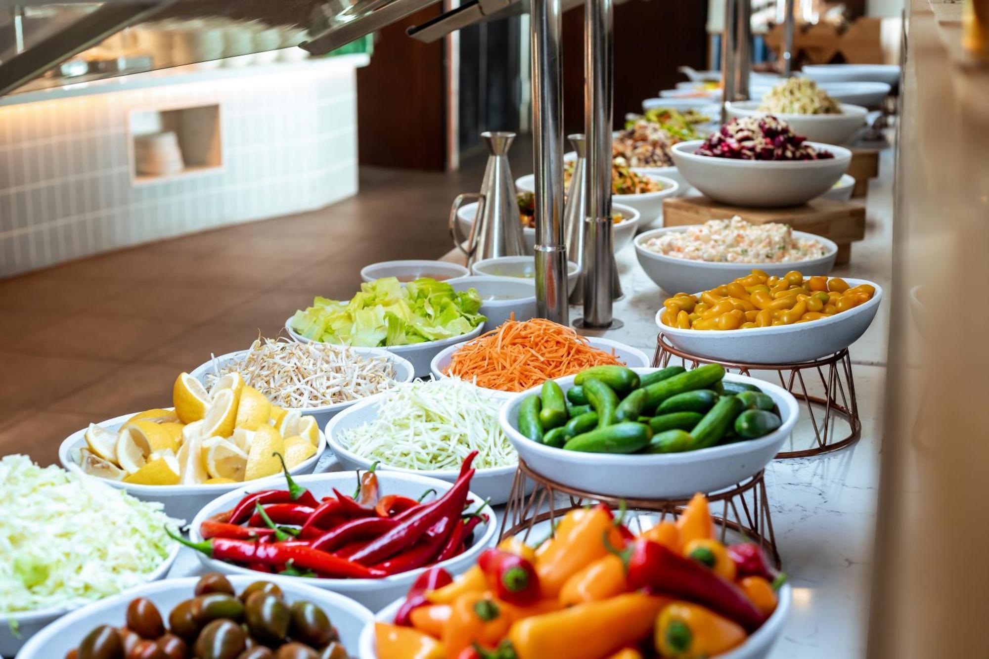 Daniel Herzliya Hotel Εξωτερικό φωτογραφία A salad bar