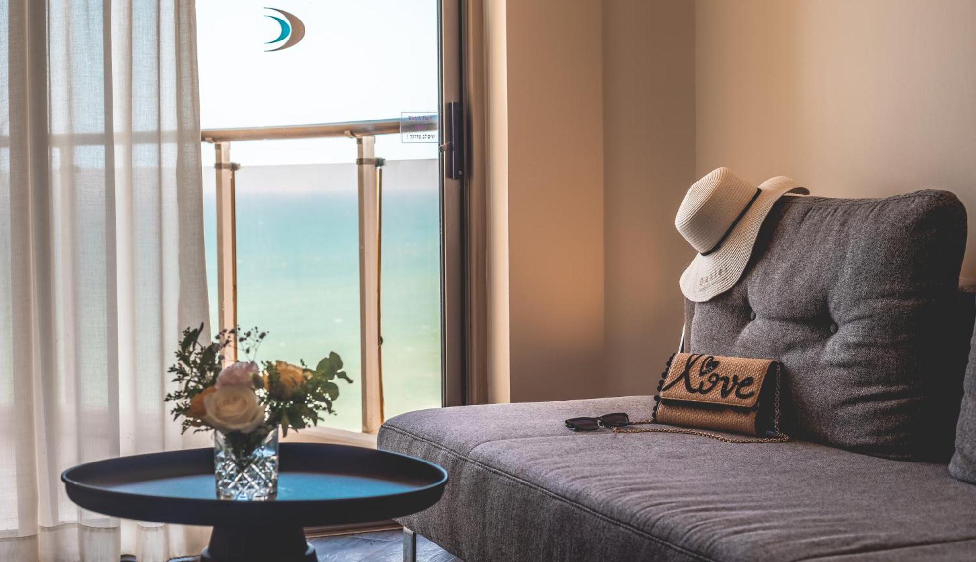 Daniel Herzliya Hotel Εξωτερικό φωτογραφία A room at the hotel